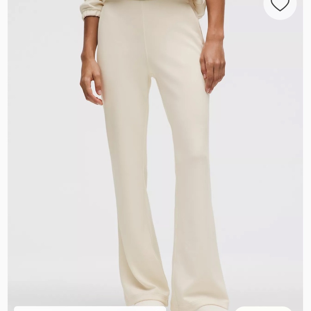Lululemon Brushed Pintuck Wide Pant
Regular